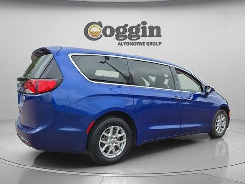 Ocean Blue Metallic 2020 Chrysler Pacifica Touring