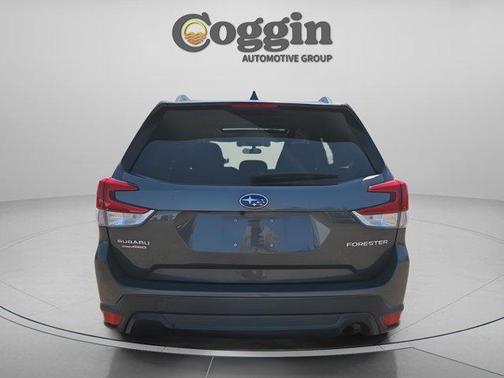 Magnetite Gray Metallic 2021 Subaru Forester Premium
