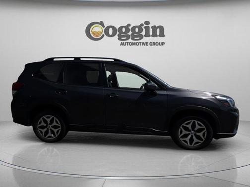 Magnetite Gray Metallic 2021 Subaru Forester Premium