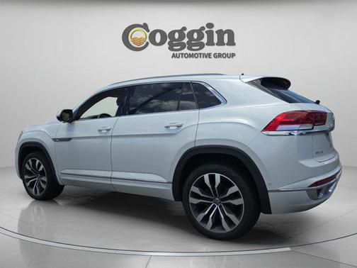 Oryx White Pearl Effect 2022 Volkswagen Atlas Cross Sport 3.6L V6 SEL Premium R-Line