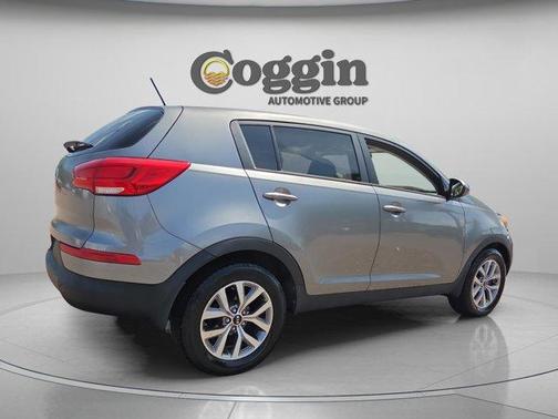 Mineral Silver 2016 Kia Sportage LX