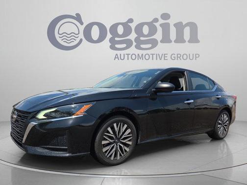 Black 2024 Nissan Altima 2.5 SV
