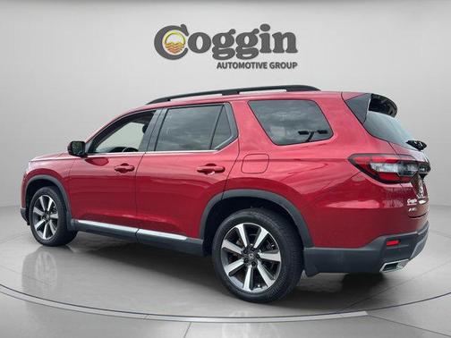 Radiant Red Metallic II 2023 Honda Pilot Touring