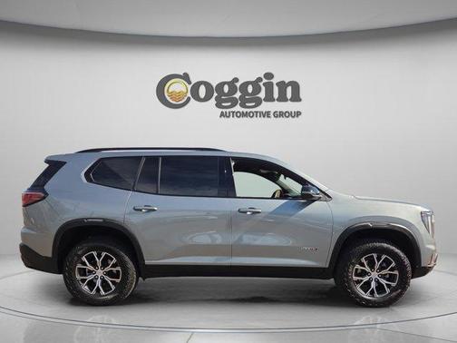 2025 GMC Acadia AT4