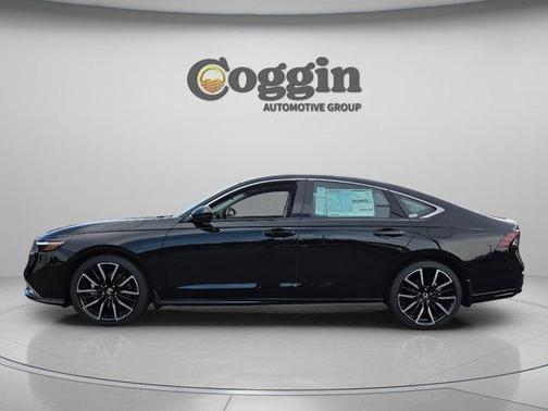 Crystal Black Pearl 2026 Honda Accord Hybrid Touring