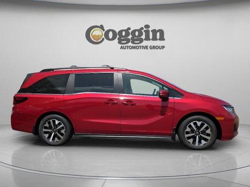 Radiant Red Metallic II 2026 Honda Odyssey EX-L
