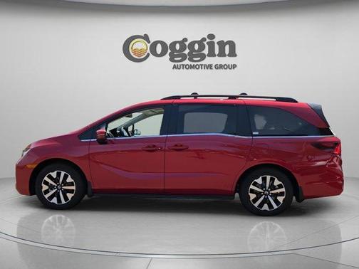 Radiant Red Metallic II 2026 Honda Odyssey EX-L