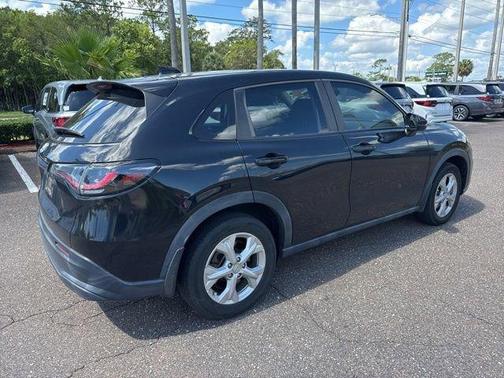 Modern Steel Metallic 2024 Honda HR-V LX