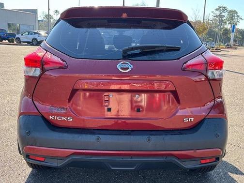 2020 Nissan Kicks SR