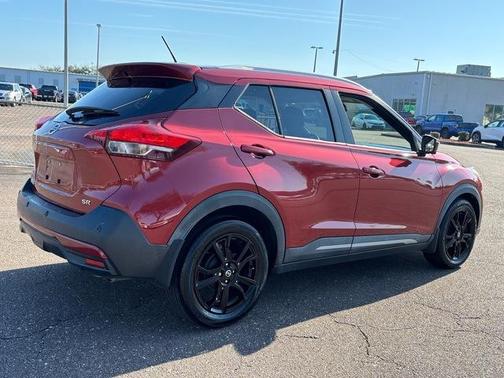 2020 Nissan Kicks SR
