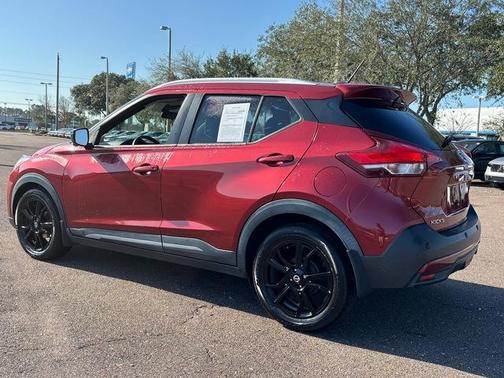 2020 Nissan Kicks SR