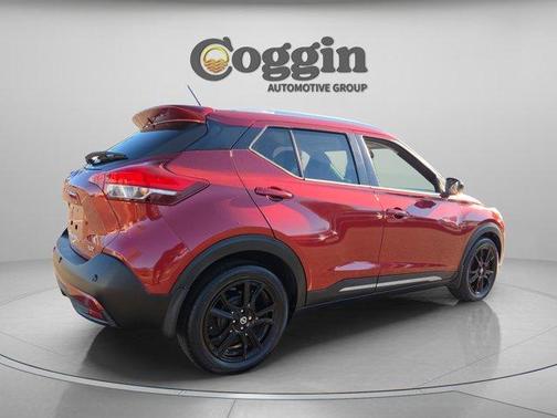 2020 Nissan Kicks SR