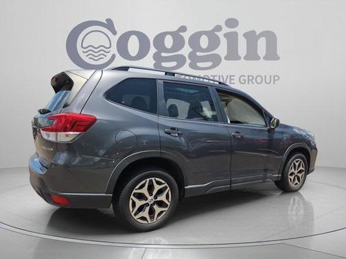 Magnetite Gray Metallic 2021 Subaru Forester Premium