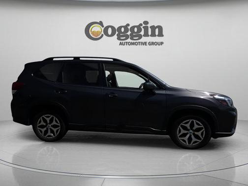 Magnetite Gray Metallic 2021 Subaru Forester Premium