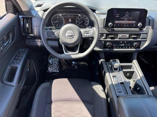 2023 Nissan Pathfinder S