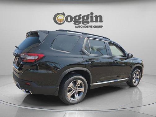 Crystal Black Pearl 2026 Honda Pilot EX-L