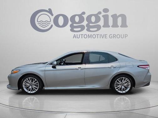 Celestial Silver Metallic 2019 Toyota Camry XLE