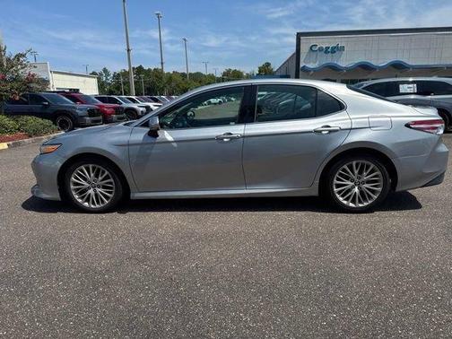 Celestial Silver Metallic 2019 Toyota Camry XLE