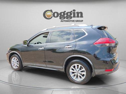 Magnetic Black 2018 Nissan Rogue SV