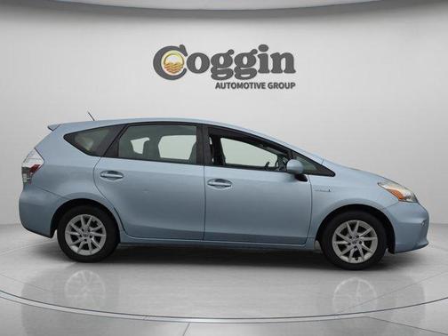 Sky 2014 Toyota Prius v Two