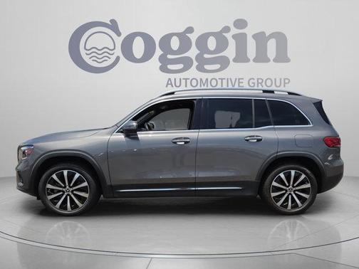 Mountain Gray Metallic 2022 Mercedes-Benz GLB 250 Base