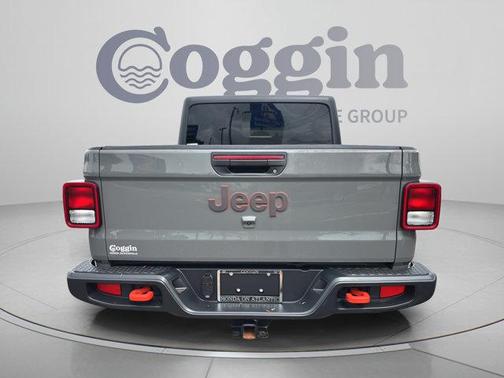 Sting Gray Clearcoat 2023 Jeep Gladiator Mojave