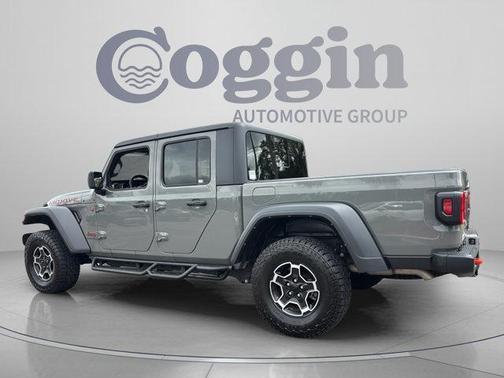 Sting Gray Clearcoat 2023 Jeep Gladiator Mojave