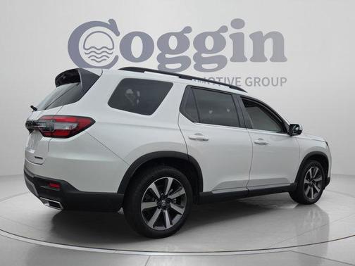 Lunar Silver Metallic 2025 Honda Pilot Touring