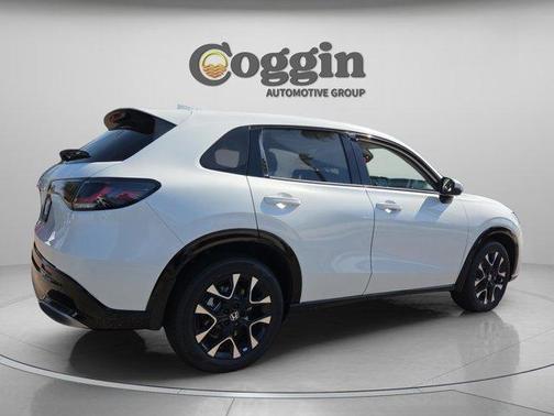 Platinum White Pearl 2026 Honda HR-V EX-L