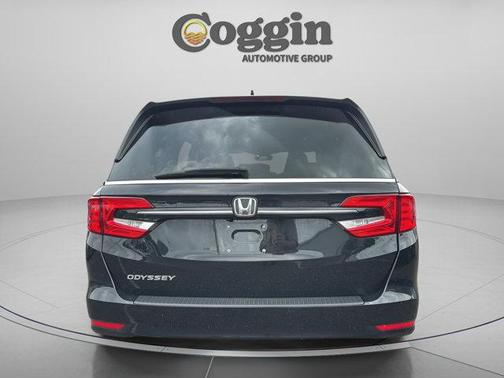 Crystal Black Pearl 2024 Honda Odyssey EX-L