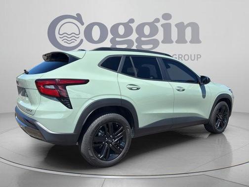 Green 2024 Chevrolet Trax ACTIV