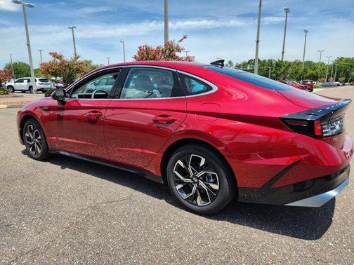 2025 Hyundai SONATA SEL