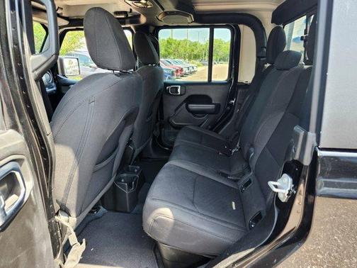 2023 Jeep Gladiator Sport