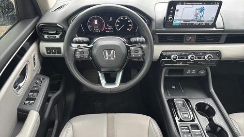 Platinum White Pearl 2025 Honda Pilot Touring
