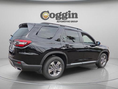 Crystal Black Pearl 2026 Honda Pilot EX-L