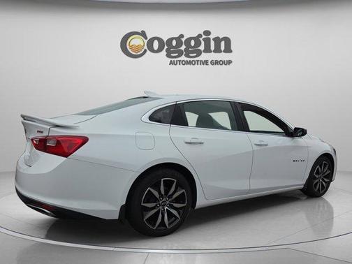 Summit White 2021 Chevrolet Malibu RS