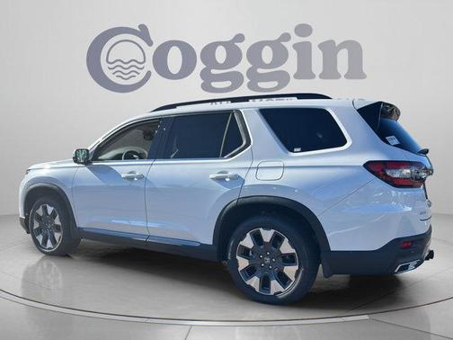 Solar Silver Metallic 2026 Honda Pilot Elite