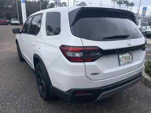 2023 Honda Pilot EX-L 8-Passenger