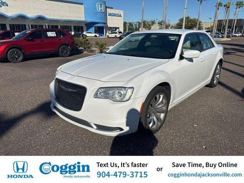 2019 Chrysler 300 Touring L