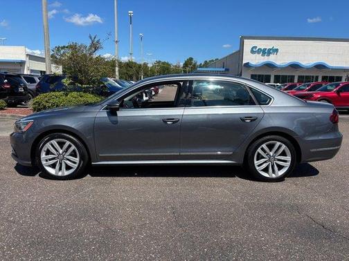 2017 Volkswagen Passat 1.8T SE w/Technology