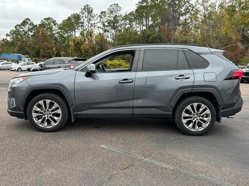 2020 Toyota RAV4 XLE Premium