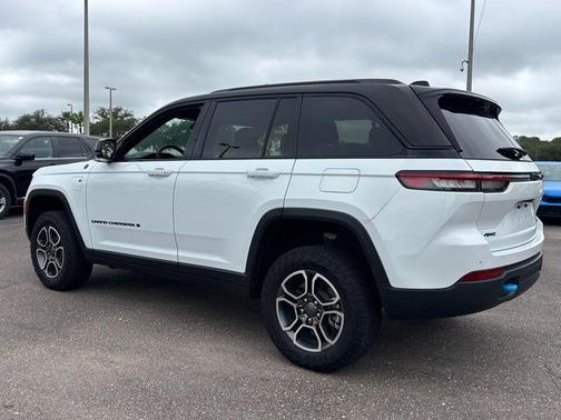 2022 Jeep Grand Cherokee 4xe Trailhawk