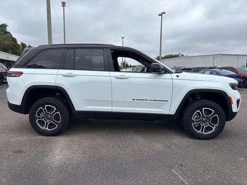 2022 Jeep Grand Cherokee 4xe Trailhawk
