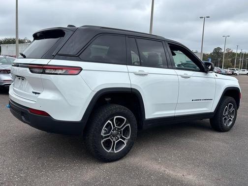 2022 Jeep Grand Cherokee 4xe Trailhawk