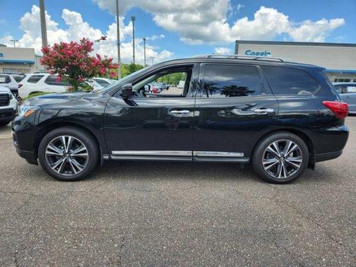 2020 Nissan Pathfinder Platinum