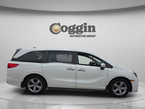 White Diamond Pearl 2019 Honda Odyssey EX