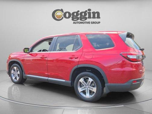 Radiant Red Metallic II 2023 Honda Pilot EX-L 7-Passenger