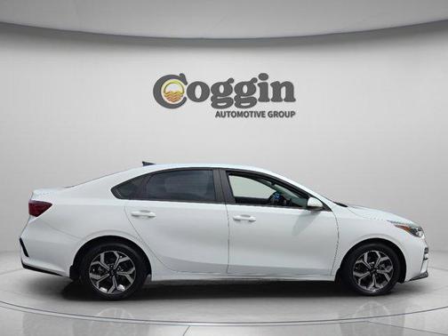 Clear White 2021 Kia Forte LXS
