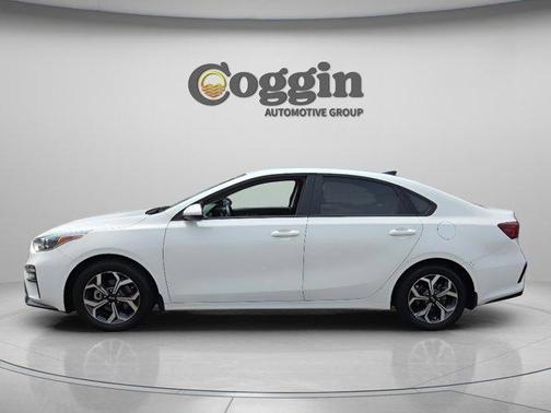 Clear White 2021 Kia Forte LXS