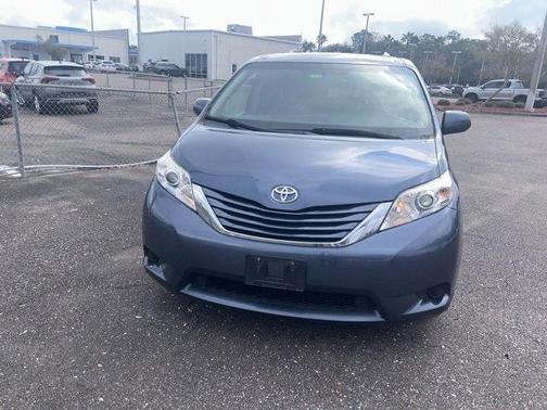 2015 Toyota Sienna LE